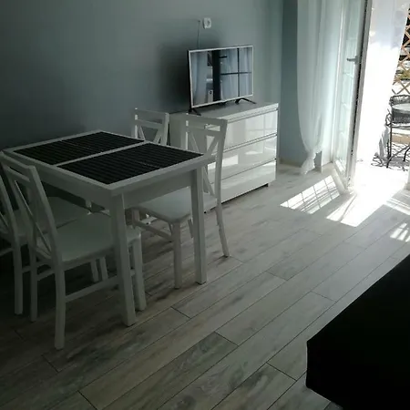 شقة I Biala Hortensja أوسترونيه مورسكية