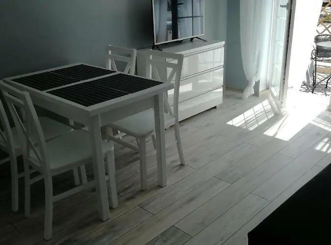 公寓 I Biala Hortensja 尤斯托尼莫斯基