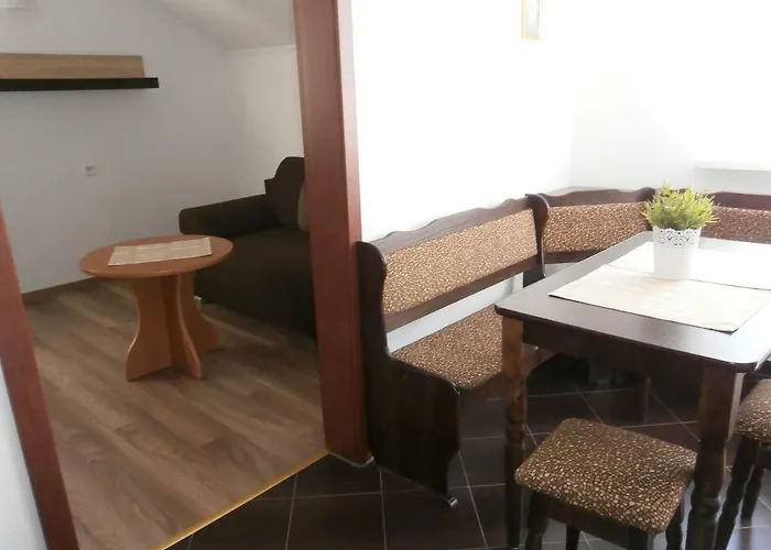 I Biala Hortensja * 尤斯托尼莫斯基