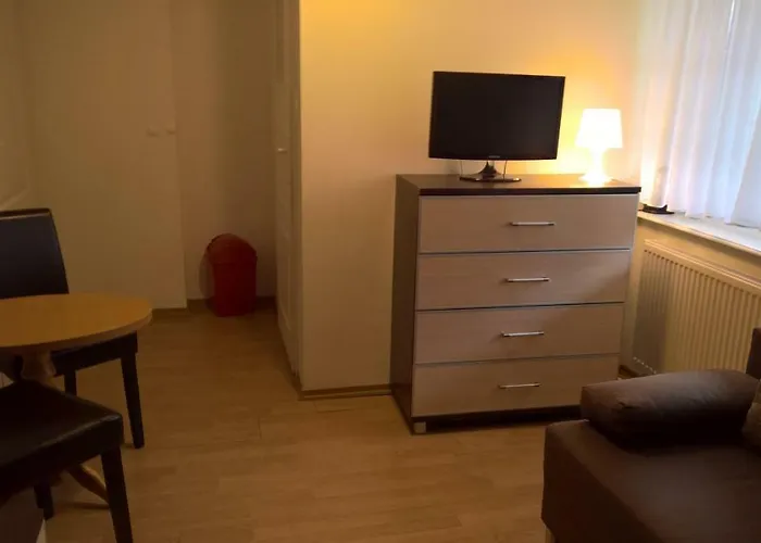 I Biala Hortensja 公寓 尤斯托尼莫斯基